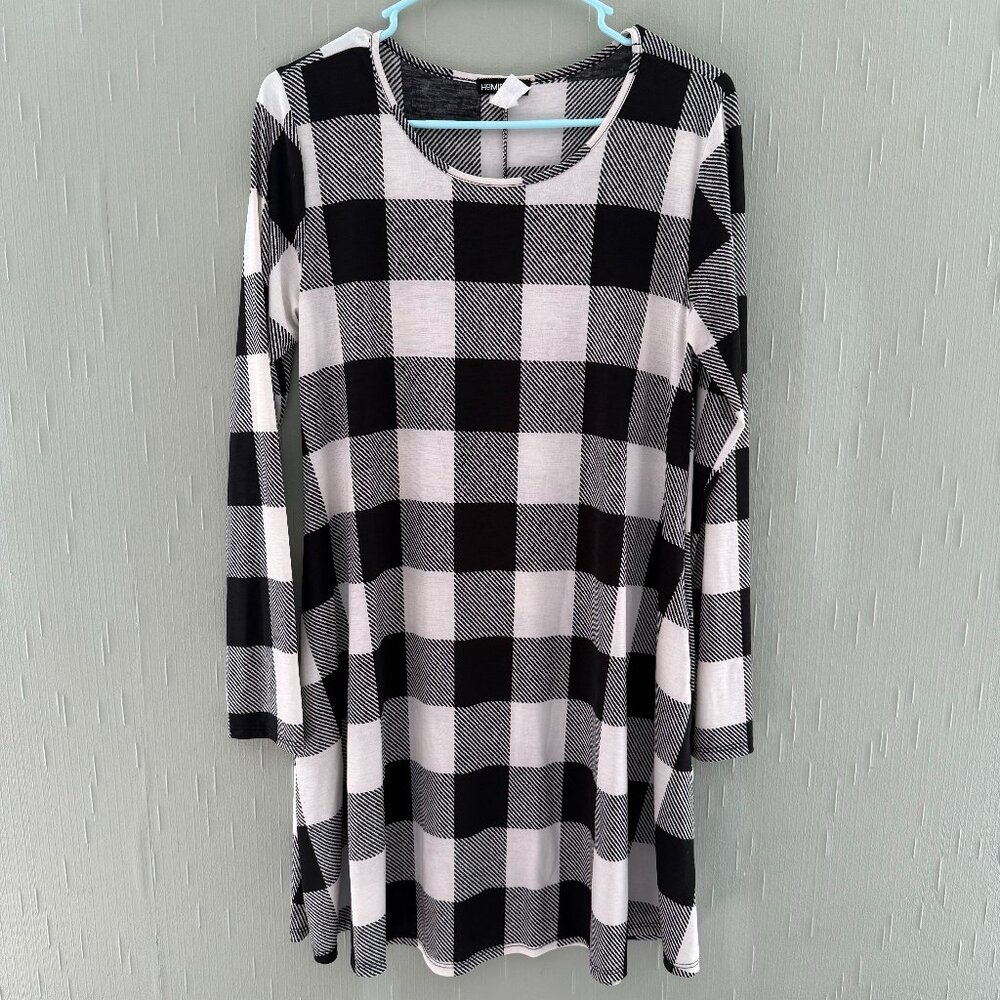 Women's Black & WHite Plaid long sleeve dress.  Heimish U.S.A size small.